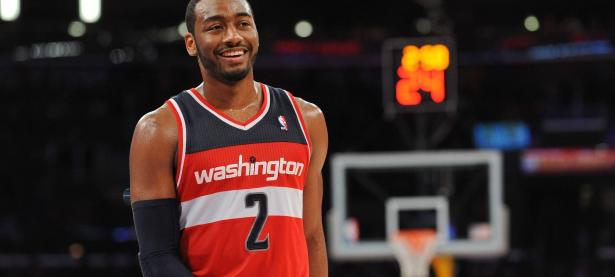 开云体育官网下载-NBA转会传闻不断，球星去留成关键谈资的简单介绍