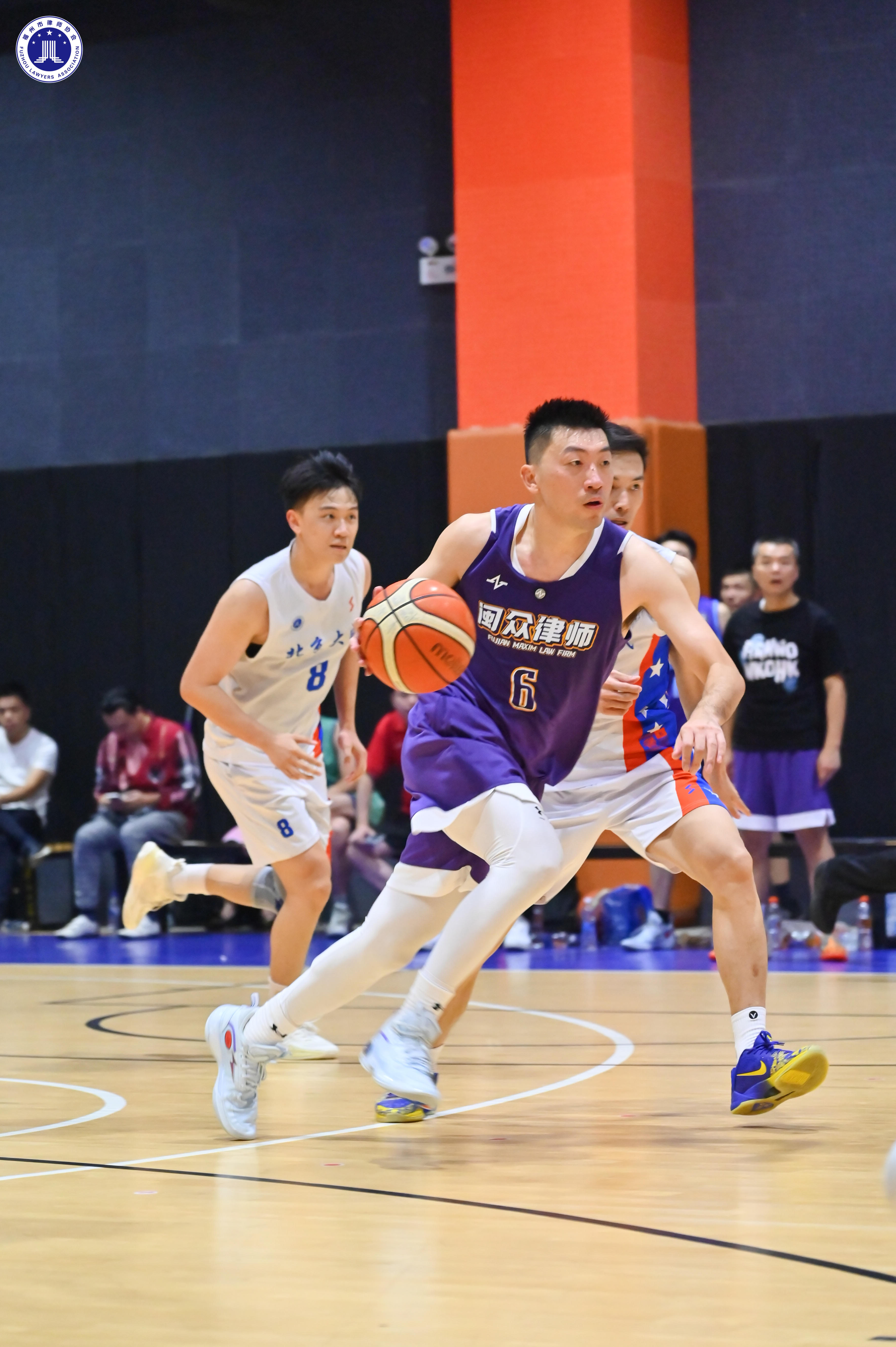 热门篮球赛事让球迷热血沸腾